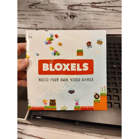 Mattel Bloxels Build Your Own Video Game (Discontinued by Manufacturer) - Picture 7 of 11